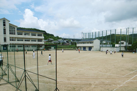 淡河中学校にてソフトボール大会