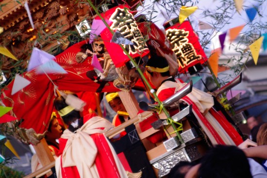 歳田祭りの太鼓屋台