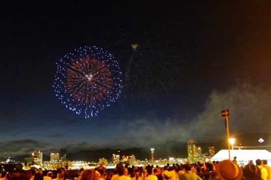 みなとこうべ海上花火大会