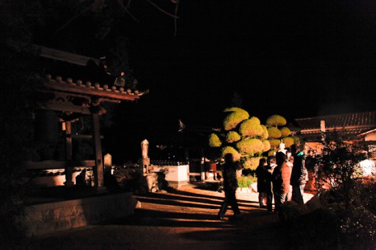 永春寺で除夜の鐘を撞く