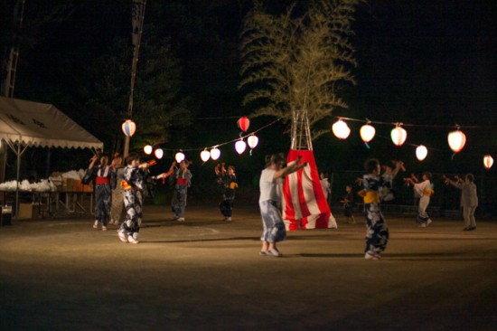 村の夏祭り